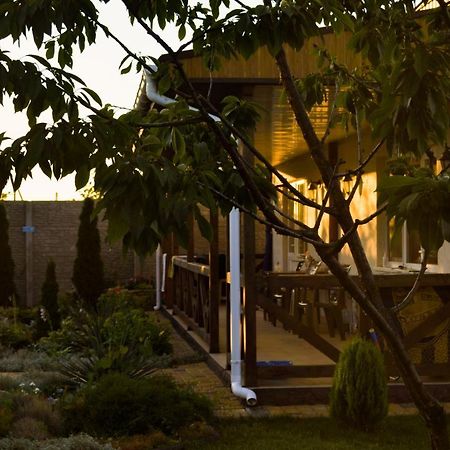 Три Кошки Chornomorsk Exterior foto