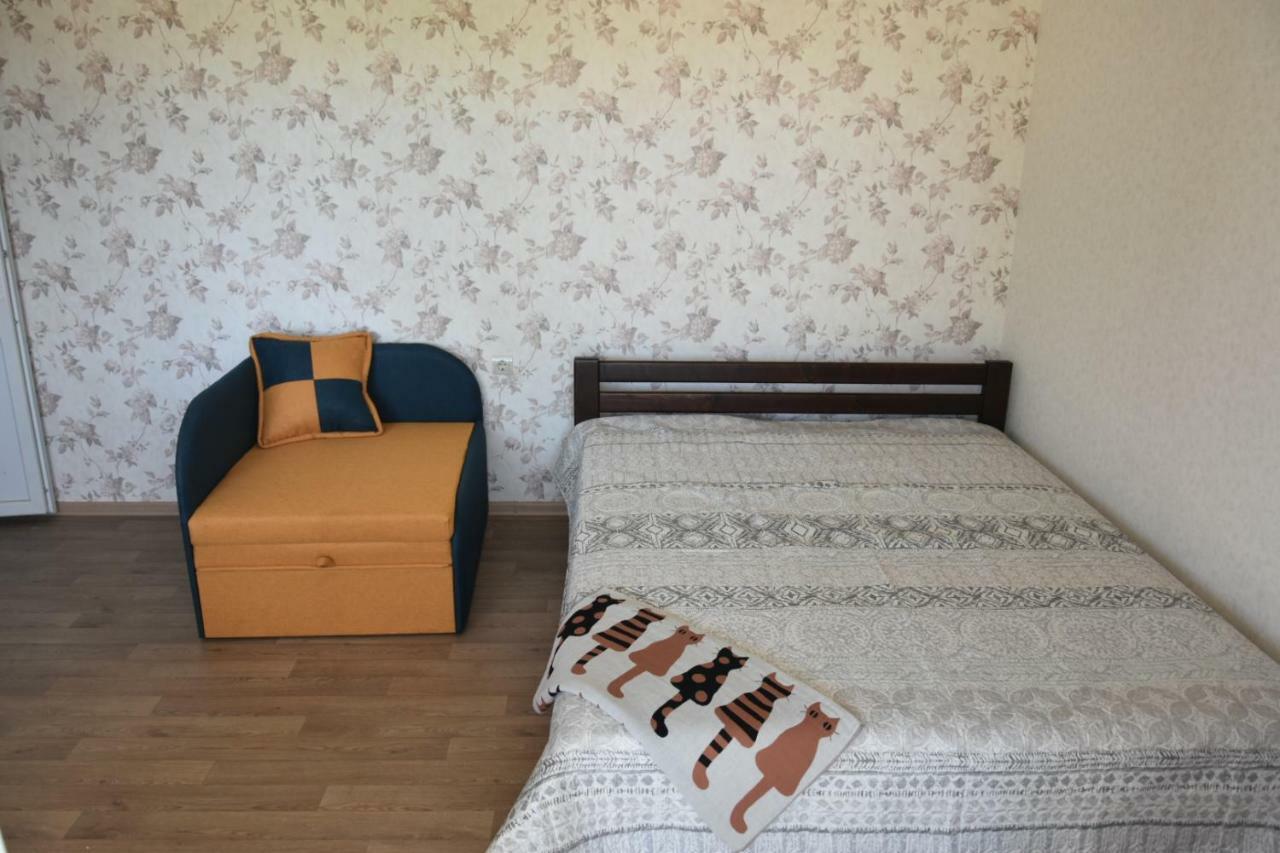 Три Кошки Chornomorsk Exterior foto
