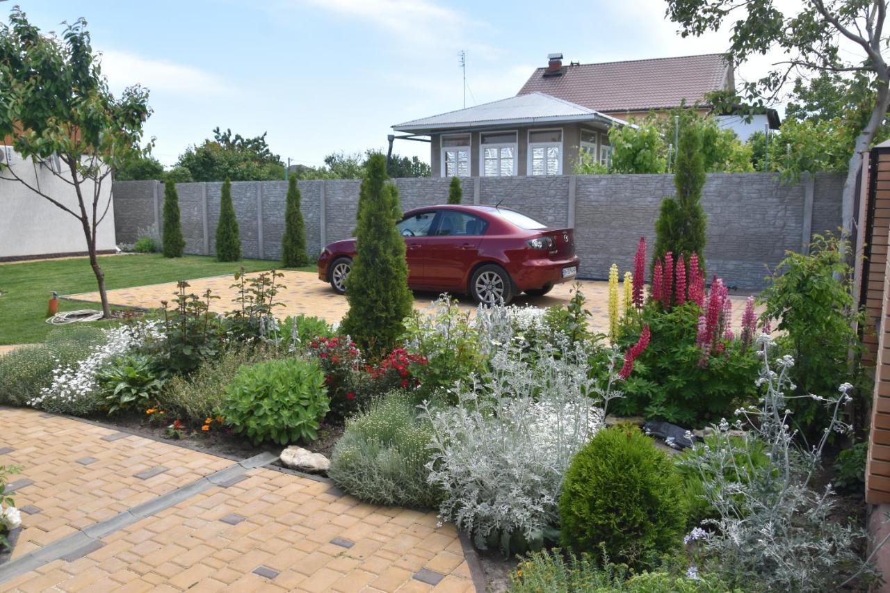 Три Кошки Chornomorsk Exterior foto